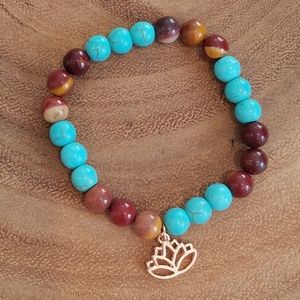 87RWD || Beaded bracelet w/ charm